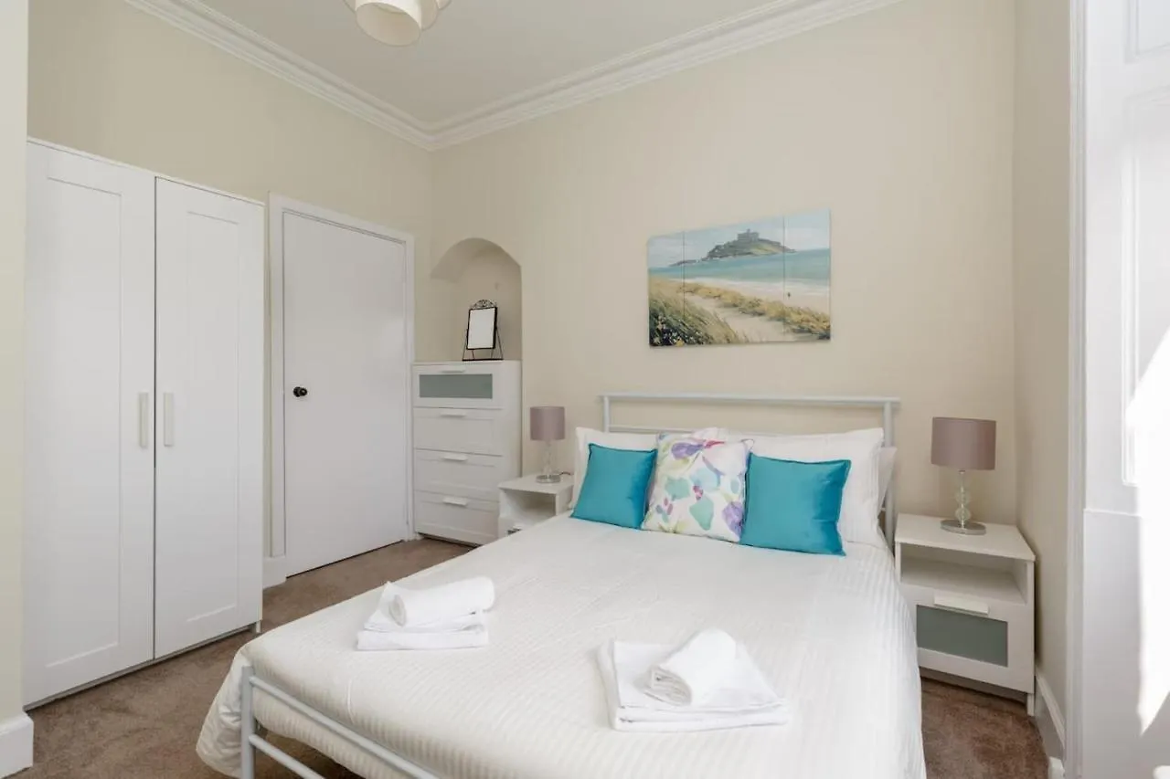 Апартаменты Spacious And Homely One Bedroom Flat In Эдинбург