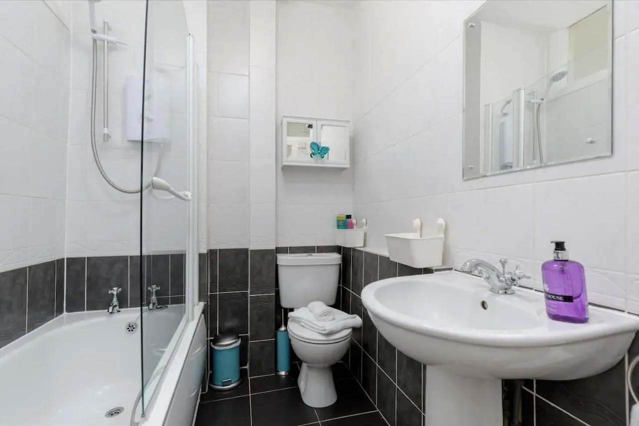 Spacious And Homely One Bedroom Flat In Edynburg 0*,