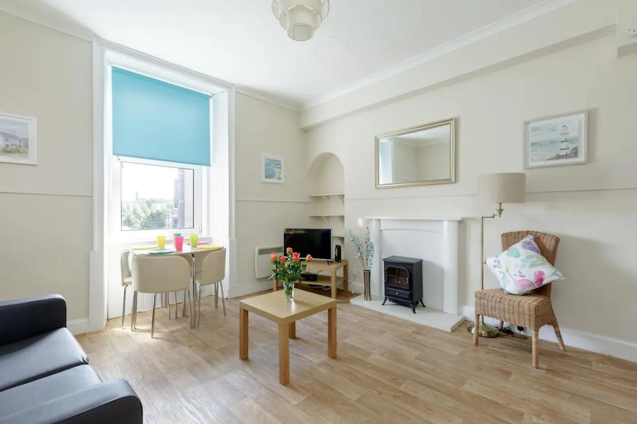 Apartament Spacious And Homely One Bedroom Flat In Edynburg